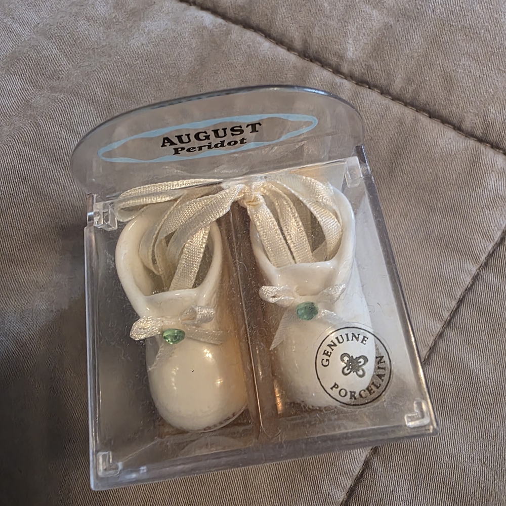 Peridot August White Baby Shoes